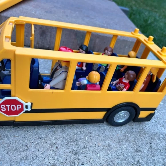 Playmobil School Bus Vehicle PlaySet - Picture 6 of 8